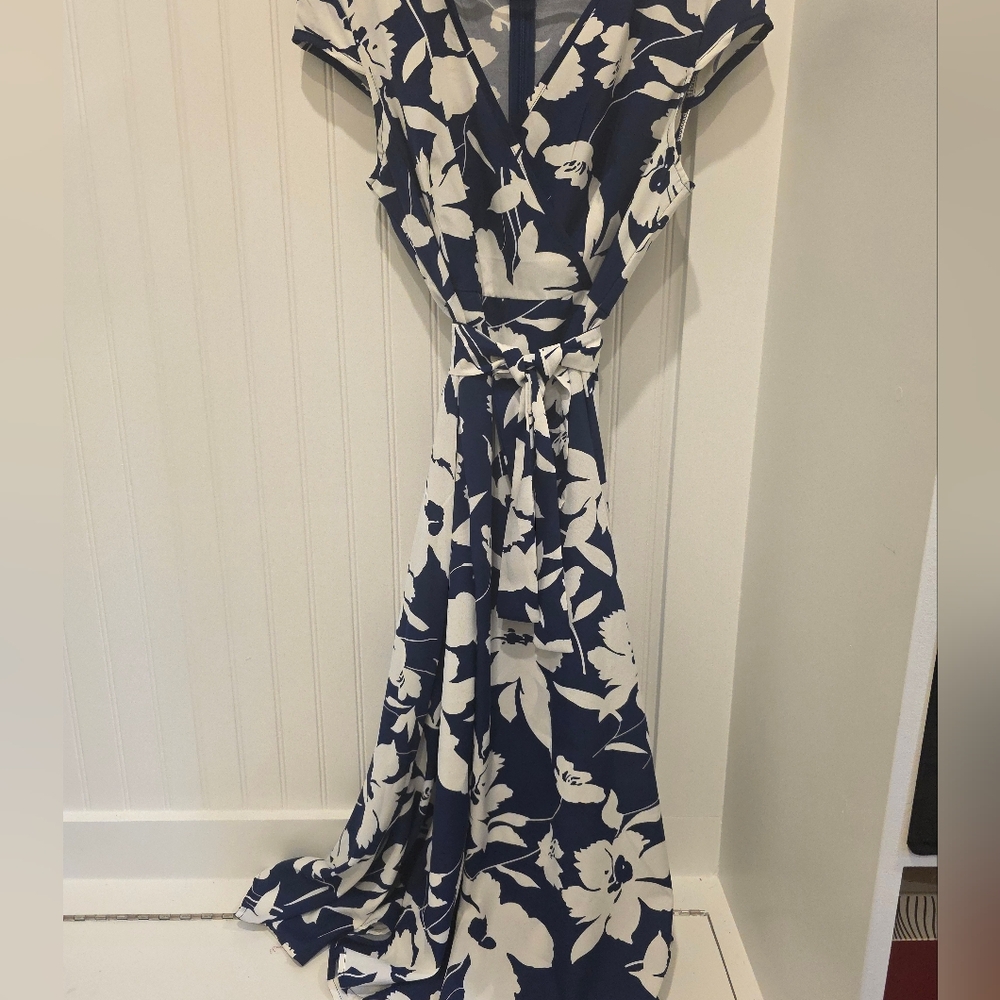 Elegant Navy and White Floral Maxi Dress
